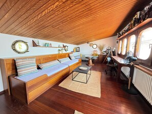 4 bedrooms, free WiFi, bed sheets