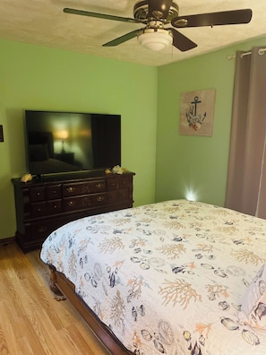 2 bedrooms, desk, free WiFi, bed sheets - Welcome to Wilmington and have the local experience! (Wilmington)