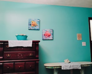 Interior - Welcome to Wilmington and have the local experience! (Wilmington)