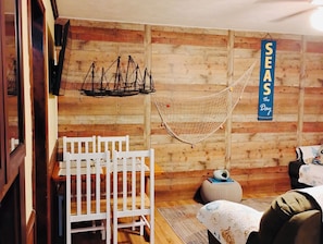 Interior - Welcome to Wilmington and have the local experience! (Wilmington)
