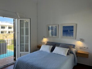 3 chambres, fer et planche à repasser, Wi-Fi gratuit, draps fournis