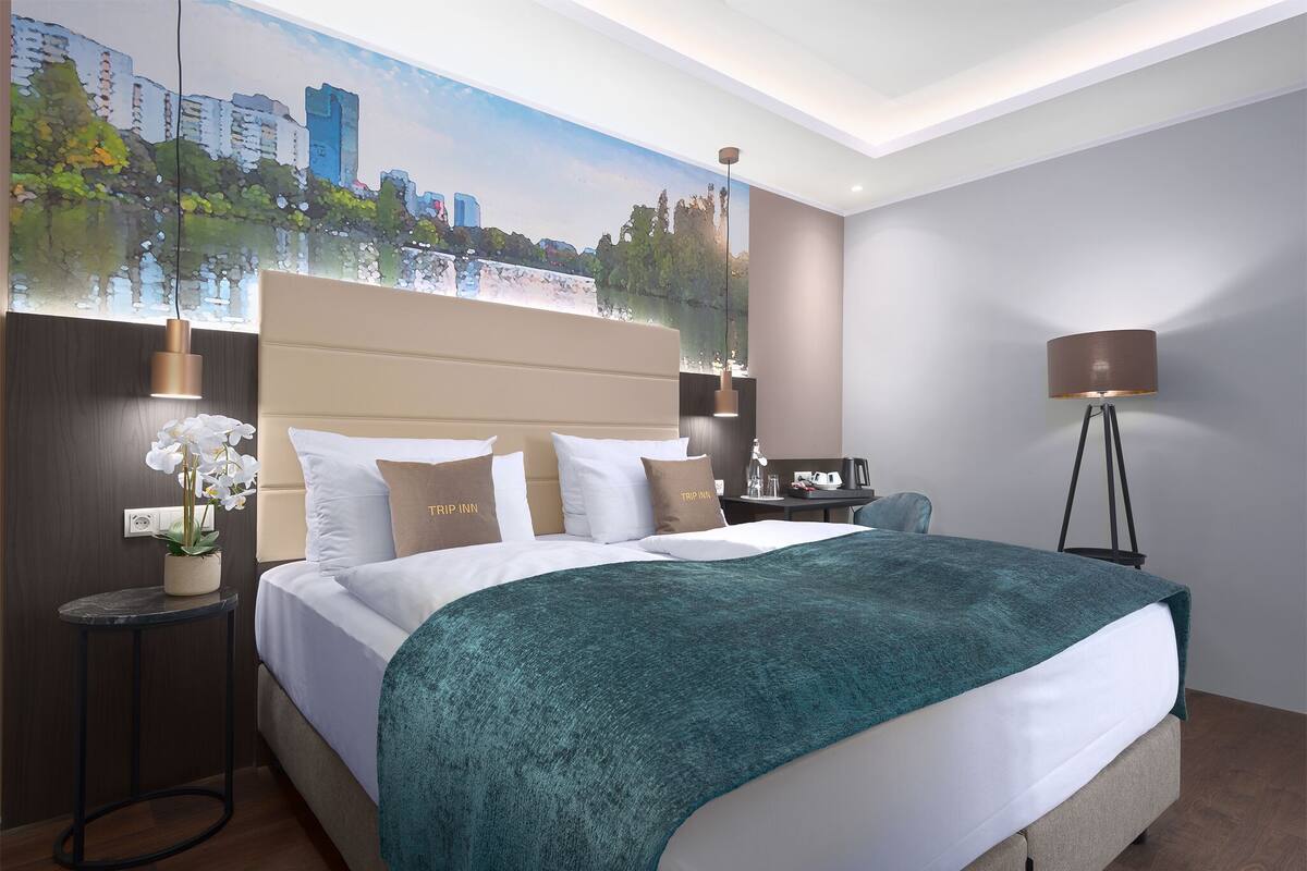 In-room safe, desk, blackout drapes, soundproofing