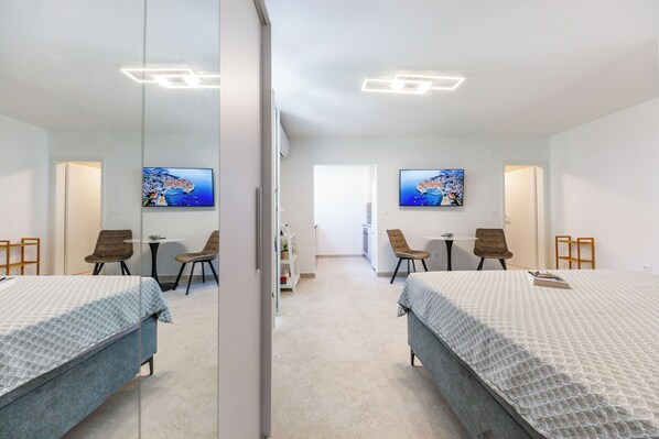 公寓 (0 Bedroom) | 起居區 | 123-公分電視,提供衛星頻道