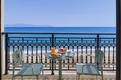 Beachfront Panorama Apartment in Kythira!