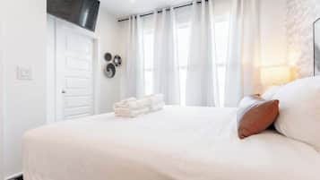 2 bedrooms, iron/ironing board, free WiFi, bed sheets