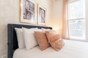 2 dormitorios, tabla de planchar con plancha, wifi gratis y ropa de cama
