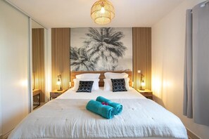 2 bedrooms, iron/ironing board, WiFi, bed sheets