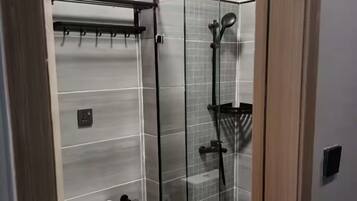 Handtücher, Seife, Toilettenpapier