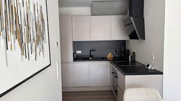 Kühlschrank, Ofen, Herdplatte, Geschirrspüler