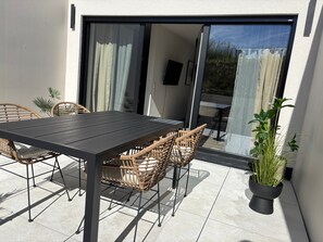 Outdoor dining - Modern Holiday Apartment Ravensburg (Ravensburg)