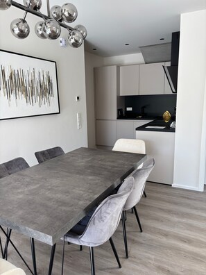 Dining - Modern Holiday Apartment Ravensburg (Ravensburg)