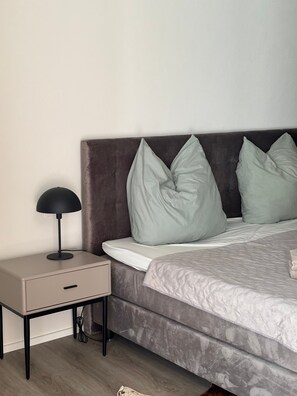 1 chambre, fer et planche à repasser, Wi-Fi, draps fournis