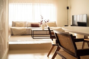 House, 2 Bedrooms, River View | Living area - Maas Suites - The River House (Lanaken)