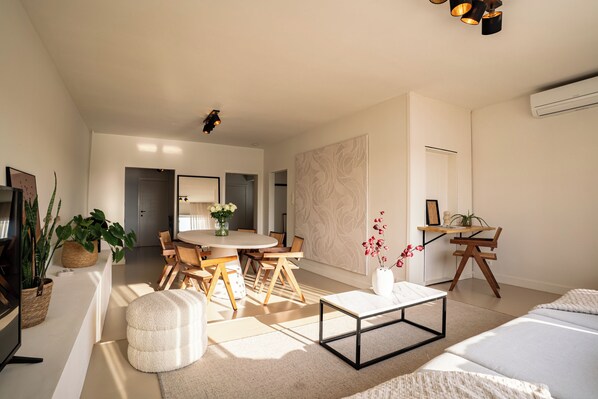 House, 2 Bedrooms, River View | Living area - Maas Suites - The River House (Lanaken)