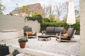 Hus, 2 soverom, elveutsikt | Terrasse/patio