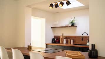 House, 2 Bedrooms, River View | Private kitchen | Full-size fridge, oven, stovetop, dishwasher