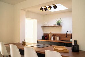 House, 2 Bedrooms, River View | Private kitchen - Maas Suites - The River House (Lanaken)