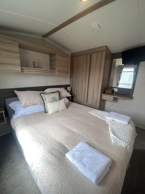 2 slaapkamers, een strijkplank/strijkijzer, wifi, beddengoed