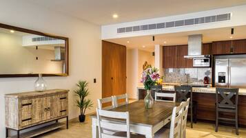 Apartment, Multiple Bedrooms | Dining room