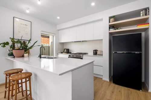 3BR Light-filled Retreat, Mt Duneed