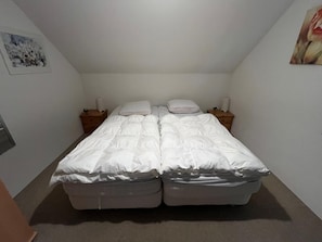 2 bedrooms, WiFi, bed sheets