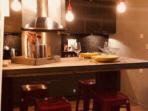 House, 2 Bedrooms, Pets Allowed | Dining room