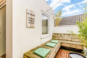 บ้านพัก, 2 ห้องนอน, นำสัตว์เลี้ยงเข้าได้ | ลานระเบียง/นอกชาน