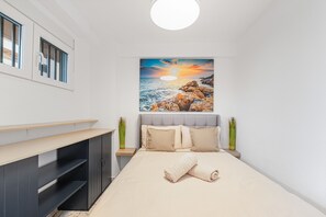 Iron/ironing board, WiFi, bed sheets, wheelchair access
