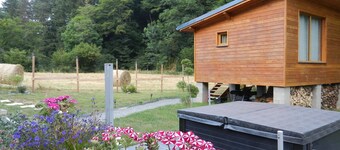 Cabin and spa; the "Cocon du Gast".