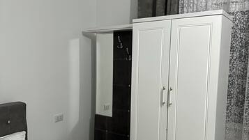 1 bedroom, travel crib, free WiFi