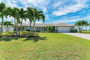 Exterior - Royale View Bayfront Home-Private Pool-By Island Real Estate Vacations (Holmes Beach)