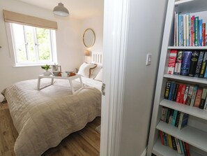 3 bedrooms, individually decorated, individually furnished, free WiFi