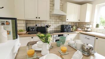 Dishwasher, cookware/dishes/utensils
