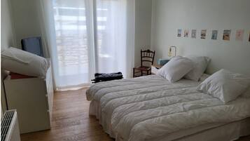 3 chambres, fer et planche à repasser, Wi-Fi, draps fournis