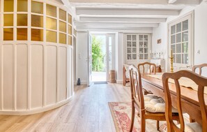 Dining - Charmante Maison avec piscine (Savignac-les-Églises)