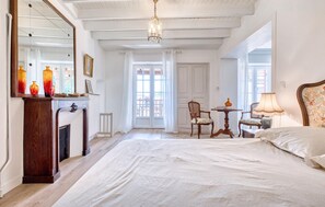 4 chambres, fer et planche à repasser, lit parapluie, Wi-Fi gratuit