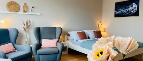 1 bedroom, WiFi, bed sheets