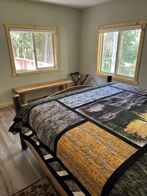 3 slaapkamers, een strijkplank/strijkijzer, gratis wifi, beddengoed