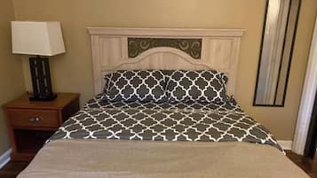 2 chambres, fer et planche à repasser, Wi-Fi, draps fournis