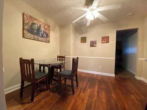 'Emmett' Just off I-75! 2 full bedrooms!