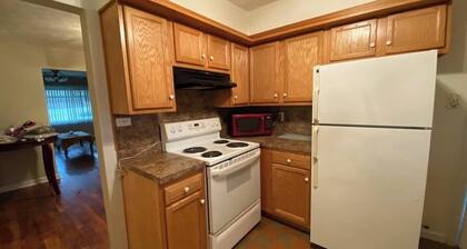 'Emmett' Just off I-75! 2 full bedrooms!