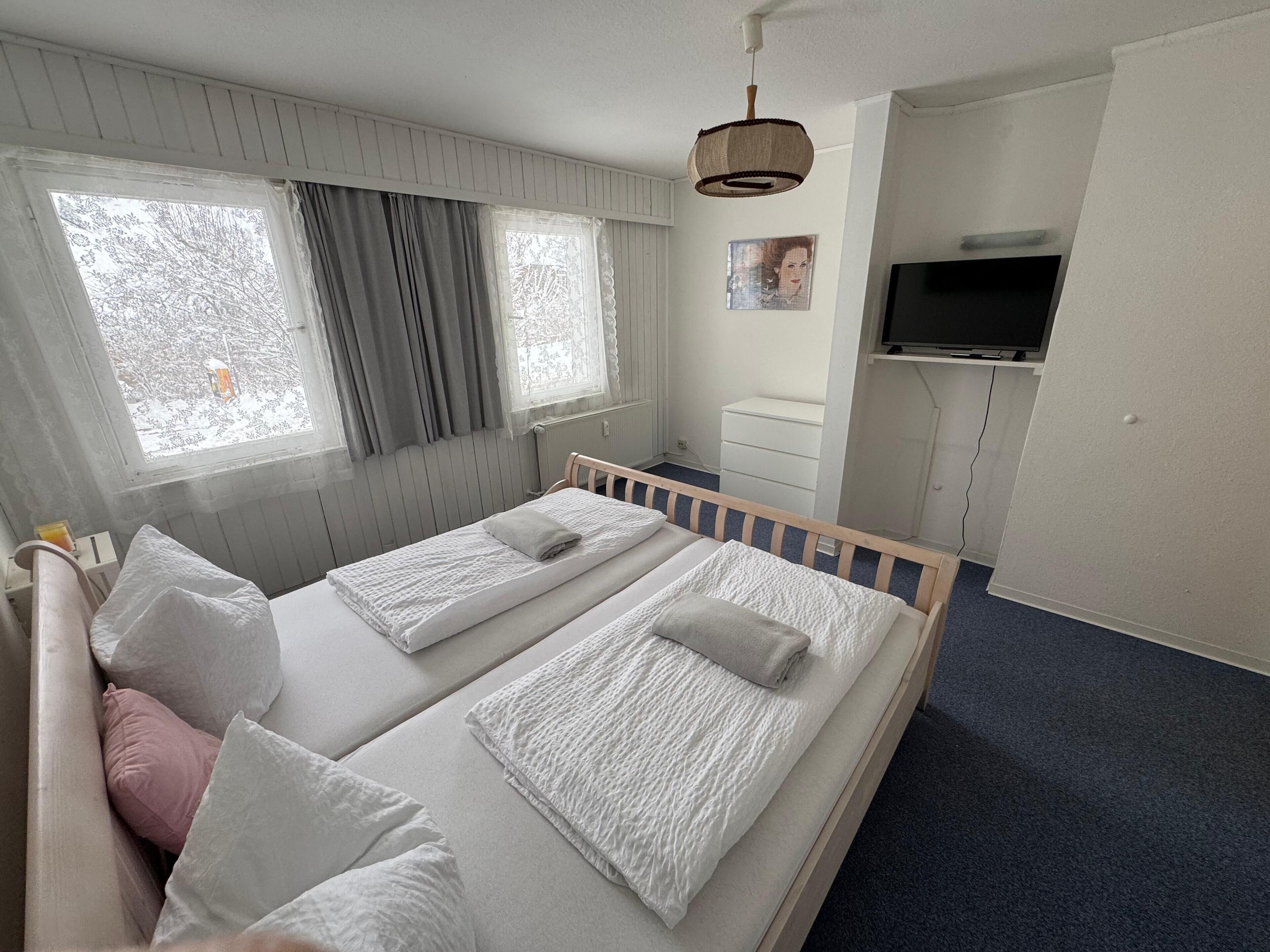 2 slaapkamers, een strijkplank/strijkijzer, wifi, beddengoed