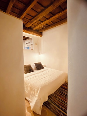 1 habitación, wifi y ropa de cama