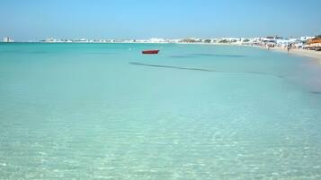 Una spiaggia nelle vicinanze