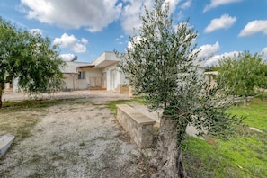 Property grounds - Apartment 'Florence - Bilocale 2' with Private Terrace, Wi-Fi and Air Conditioning (Torre Lapillo)