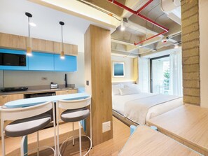 Phòng Suite có tầm nhìn toàn cảnh, ban công | Bếp riêng | Lò vi sóng 