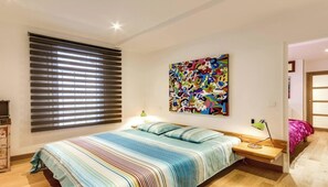 3 bedrooms, desk, iron/ironing board, free WiFi
