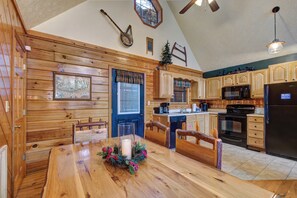 Frigorífic, microones, forn i placa de cuina 