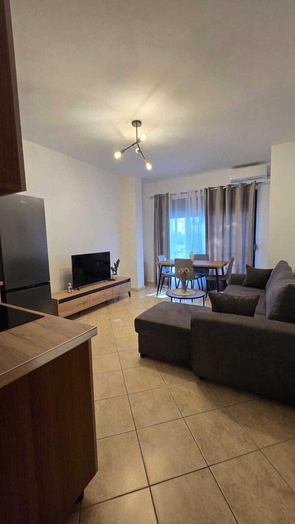 Apartment, 2 Bedrooms | Free WiFi