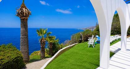 Panorama Villa - Four Bedroom Villa, Sleeps 10